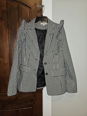 Like New - Checkered Ruffle Shoulder Blazer Jacket - Black & White